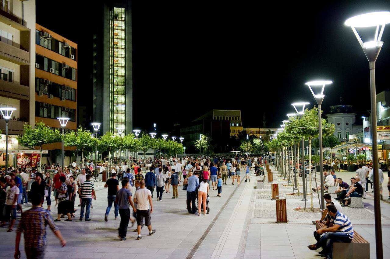 Boulevard Prishtina Priștina Exterior foto