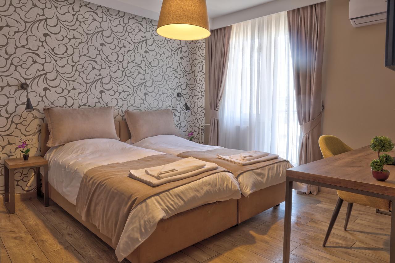 Boulevard Prishtina Priștina Exterior foto
